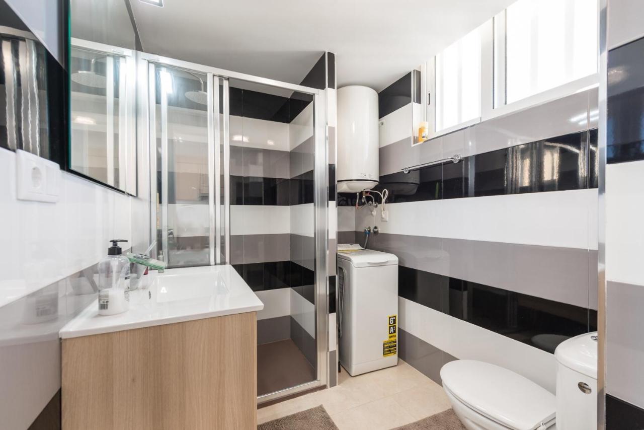 Room In Apartment - 1St Line Top Floor Apartment Carrer del Mar المظهر الخارجي الصورة